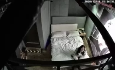 Cảnh báo chất lượng cao! Người đẹp thuần khiết với đôi chân dài miên man, xinh đẹp quan hệ tình dục với bạn trai ngay trong phòng