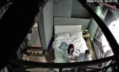 ホテルチェーンがカップルの同室をこっそり撮影、風変わりでキュートなロリータと超肉食系彼氏の同室密会