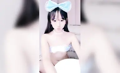 [Water gun spray] Napakasexy at cute! Isang magandang babae sa paaralan na may magandang pigura! Masigasig na hubad na sayaw_Pagsasalsal gamit ang props (27)