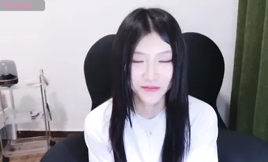 Stripchat 新女神降临Rainybaby首次门票大秀全裸自慰绝美(13)