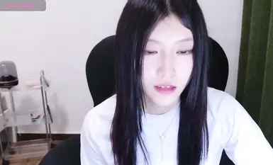 Stripchat 新女神降临Rainybaby首次门票大秀全裸自慰绝美(13)