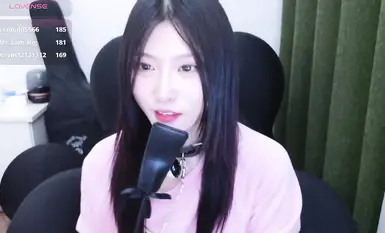 Stripchat 新女神降临Rainybaby首次门票大秀全裸自慰绝美(26)