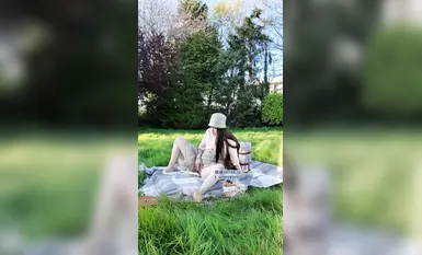 트위터 최고 검은얼굴 비치 "푸푸푸푸" "미스 포레스트 피크닉 1화" 가정부는 그 여인이 매주 혼자서 숲으로 피크닉을 간다고 말했다. 이건 단지 그 여인이 자신의 욕망을 숨기기 위한 변명일 뿐이에요...