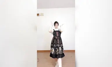 Yi An's passionate naked dance with splits (1)