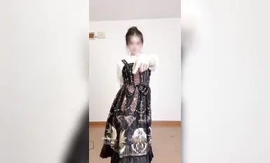 Yi An's passionate naked dance with splits (1)