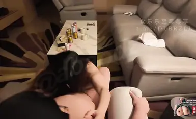 【家有e妻】《e嫂粉丝活动巨乳玩弄篇》嫂子完全复合巨乳粉丝的性癖，巨大的鸡巴也满足了嫂子的欲望