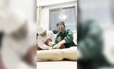 Propesyonal na kinukuha ng mga doktor at nars ang sperm, footjob, pagsuso ng titi, propesyonal na uniporme, iba't ibang contrasting stockings, silk feet, sperm extraction (1)