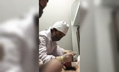 แพทย์และพยาบาลมืออาชีพดูดอสุจิ ดูดเท้า ดูดจู๋ ชุดยูนิฟอร์มมืออาชีพ ถุงน่องสีตัดกัน เท้าไหมดูดอสุจิ (3)