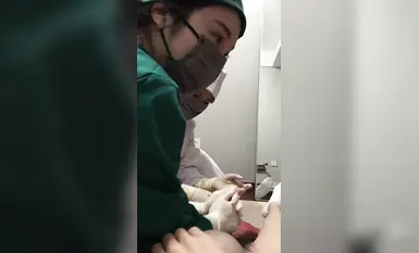 แพทย์และพยาบาลมืออาชีพดูดอสุจิ ดูดเท้า ดูดจู๋ ชุดยูนิฟอร์มมืออาชีพ ถุงน่องสีตัดกัน เท้าไหมดูดอสุจิ (3)