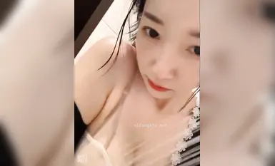 大四就當寶媽的抖音反差母狗，年輕就是耐不住寂寞，大尺度裸舞私拍，又能緩解自己被視奸的慾望，還能滿足榜一大哥 (6)