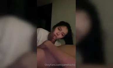 문신이 있는 중국계 최고의 암캐가 문신이 있는 남자친구와 무방비로 섹스를 하고 자위행위를 하고 있다(1)