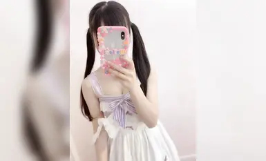 雙馬尾白嫩大一小母狗，洛麗塔白絲美腿，大尺度自插粉穴超誘惑 (1)