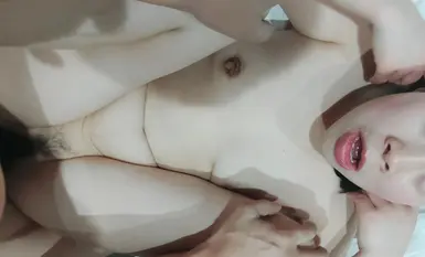 Ang asawang kalapating mababa ang lipad na si Wang Jiaxue ay nanloko sa isang lalaking walang condom at creampied