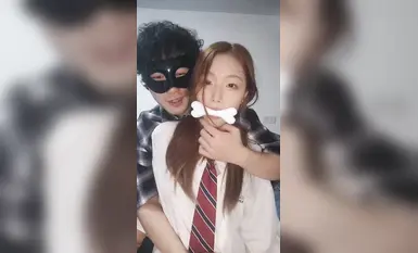 19歲極品小母狗，身材超棒，被猥瑣男調教蹂躪，各種道具齊上陣，高潮嬌喘不斷 (25)