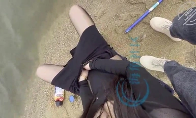 [Sister who can spray water] Passionate sex with sister outdoor fishing reservoir, dog drinking water licking and squirting