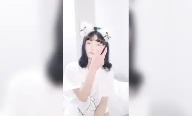 清纯美女【鱼儿困困】外表呆萌超嫩_极品蜜桃美臀