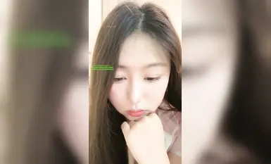 The slutty girl next door [Duoduo's] has white and tender breasts and is very beautiful. She shows her big moves in the live broadcast room. She is naked and boldly opens her pink pussy. The lewd water is shining and the scale is off the charts_4