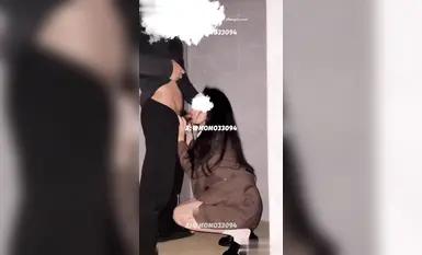 Twitterセレブの超白テンダーグリーンハット妻[momo33094]ホテルでのグループセックス、様々な体位で焦らし、中出し口内射精をプレイ、片手でチンポを握り、もう片方の手で犯される、痴女（3）