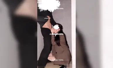 Twitterセレブの超白テンダーグリーンハット妻[momo33094]ホテルでのグループセックス、様々な体位で焦らし、中出し口内射精をプレイ、片手でチンポを握り、もう片方の手で犯される、痴女（3）