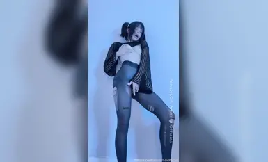 外国人福祉少女がやって来る！清純そうな学生服姿の外国人少女たち、実はビッチ！コスプレストッキング姿は魅力的で、素足も魅力的。作品は刺激的で、プライベートシーンも魅力的！(3)