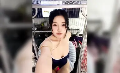 高顏值美女福利姬 白嫩大奶小蘿莉 清純誘人 狗籠自慰 極品反差騷母狗 (10)