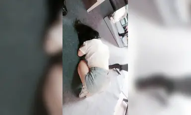 Nữ S huấn luyện nô lệ nữ, cưỡi ngựa nhục nhã, ép liếm chân và lòng bàn chân, tát mạnh