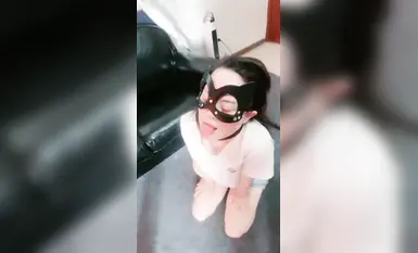 Nữ S huấn luyện nô lệ nữ, cưỡi ngựa nhục nhã, ép liếm chân và lòng bàn chân, tát mạnh