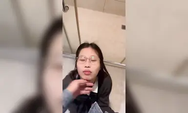 Giáo dục cô gái học sinh~Không muốn ăn? Một cái tát vào mặt, ngoan ngoãn ăn con cặc! 1