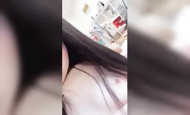 【粉嫩小白兔】水晶鸡巴自慰白浆