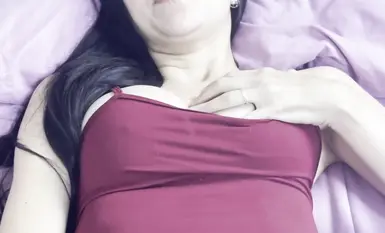 【TinaDiva】在家里很无聊所以我开始玩弄我的阴道