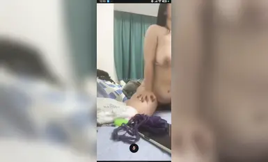 抖音【珂珂】氣質巨乳翹臀美女_上面正常直播_下面陽具插B_3