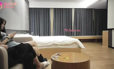 杏吧李白7-约了一个娇小可爱的美女，刚下海什么都不会，重在听话让干嘛就干嘛，直接抱起来干她