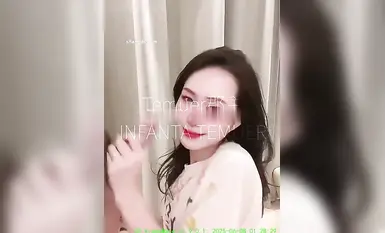 6月重磅流出，露脸才是王道，推特35万粉丝，超淫反差婊【Temuer郡主】付费门槛，穷人女神，富人母狗(2)