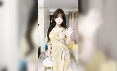 重磅爆料泄密，B站抖音百萬粉，天然大波女神【火鍋燉兔仔，凹菟嫚】定製福利，裸舞奶子甩飛了