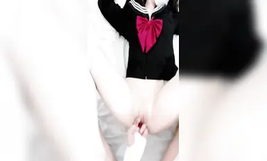 《意淫自己妹妹》❤️上次妹妹和爸媽吵架搬來我的出租房暫住端午節也說不回家各種蘿莉式勾引我日夜狂射無水印版