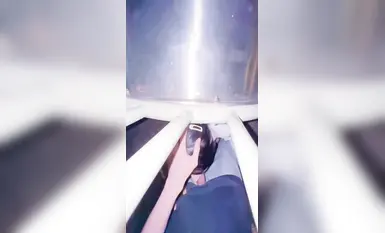 《意淫自己妹妹》妹妹和媽媽吵架離家出走❤️半夜找到氣得我直接把她按在戶外滑滑梯上狂操嫩穴無水印原版