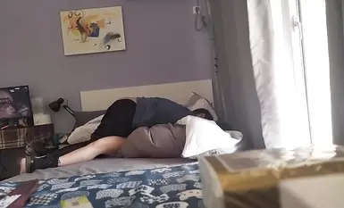 高中情侣做爱把女的带到家里来最后内射