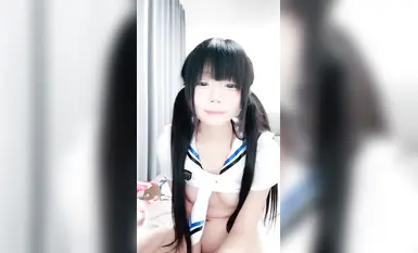 05年可爱小萝莉玉米mm 直播大秀丝袜美腿，自慰喷水粉嫩小穴(13)