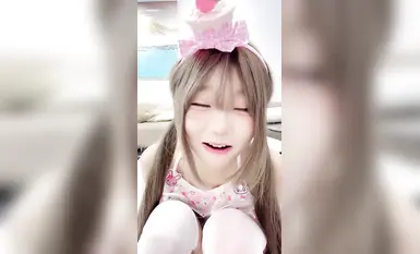 2005 jagung loli kecil comel mm pertunjukan langsung stoking kaki, melancap semburan faraj merah jambu (9)