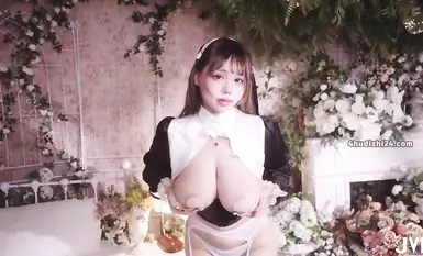 큰 가슴, 고가치 풍만한 로리, 큰 가슴이 특히 눈길을 끄는 두 사람, 가슴을 움켜쥐고 젖꼭지를 핥을 수 있습니다(1)