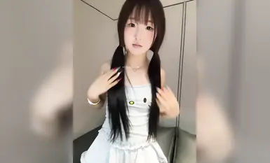 고액복지녀, 백인 여린 로리 여고생이 자위하고 흥분한 모습, 최고의 대비, 흥분한 암캐가 자위하고, 가슴이 작지 않고 보기 좋다(2)