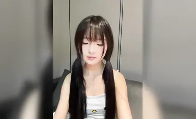 고액복지녀, 백인 여린 로리 여고생이 자위하고 흥분한 모습, 최고의 대비, 흥분한 암캐가 자위하고, 가슴이 작지 않고 보기 좋다(2)