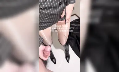 【貓貓碎冰冰】條紋襯衣 長筒皮靴 亮絲踩雞 手擼噴尿 假雞掛擋 抽插噴水
