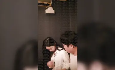 Nhà tài chính của ông trùm đã móc nối với rất nhiều người mẫu hạng hai, hạng ba xinh đẹp_dáng đẹp và ưa nhìn_khoe mặt suốt cả quá trình (5)