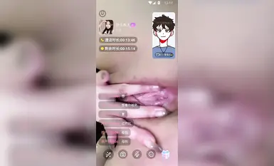 Si [Guo Teng mismo] ay parehong dominante at malibog, na may magandang katawan at malalaking tits at pink na puki. Siya ay pangunahing itinuturing bilang isang mg at sinanay na kurutin at hilahin ang kanyang mga utong at hukayin ang kanyang puki upang mag