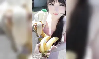 推特极品阿黑颜母狗「Pupu噗噗」《吃已婚邻居的大香蕉》经常看到他在晨跑，原来是住一栋楼的邻居