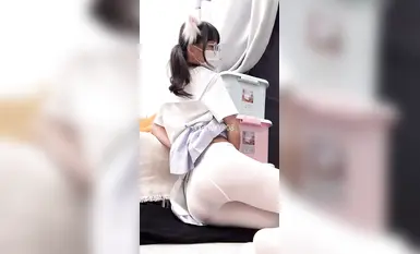 【萌梨梨】丝袜玉足_道具自慰搞屁眼(4)