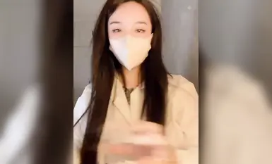 Tik Tok【ヤチェンシュアン百貨店】顔の穴を同じフレームの小道具でオナニー_2