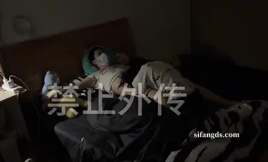 【プラトン】借金のせいで、あと2本だけプライベートセックス動画を公開して売って、稼いだお金で借金返済に充てるしかない_2