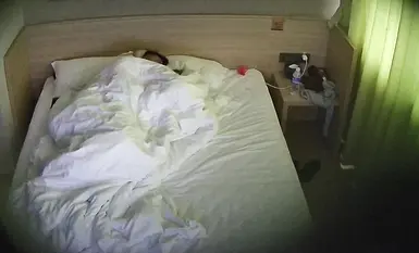 7月最新流出安防酒店_攝像頭高清偷拍健身猛男和身材不錯的苗條富姐開房操逼乾的次數雖然多可惜每次時間都很短